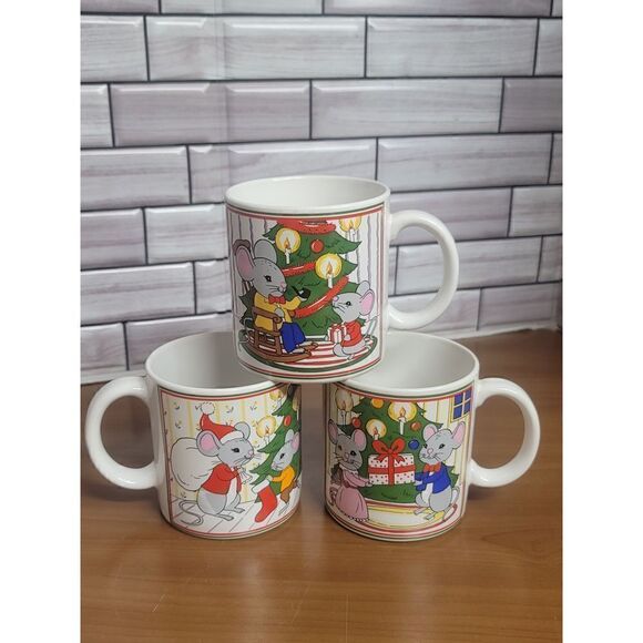 Vintage Christmas Holiday Mice Mouse Coffee Cup 3-1/2"Tall Made in Japan - Picture 1 of 4